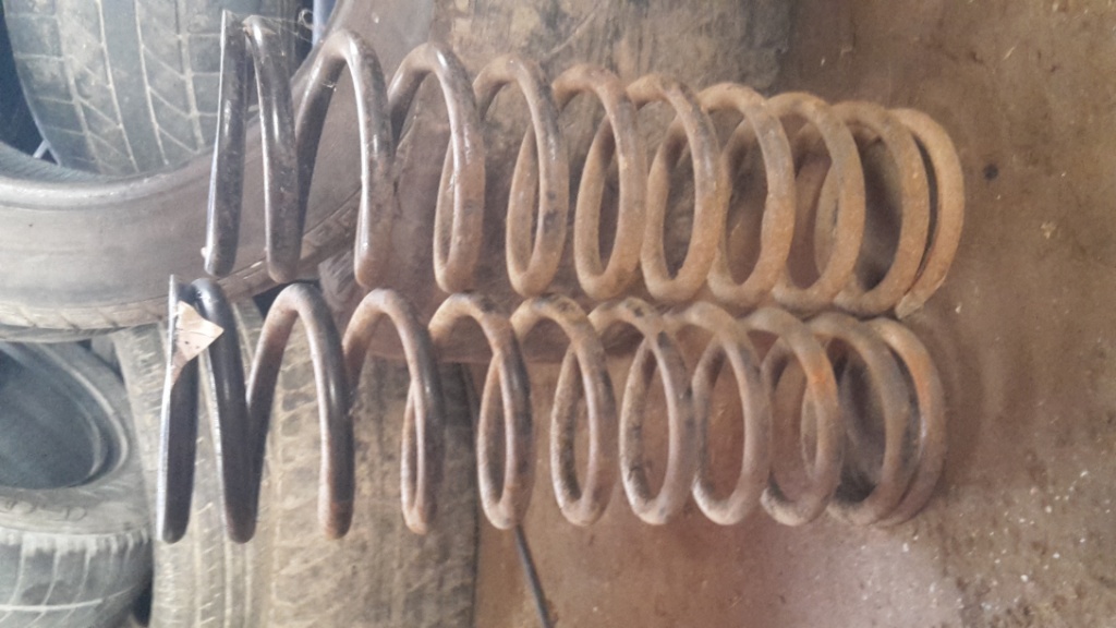 Hight difference between removed front springs
