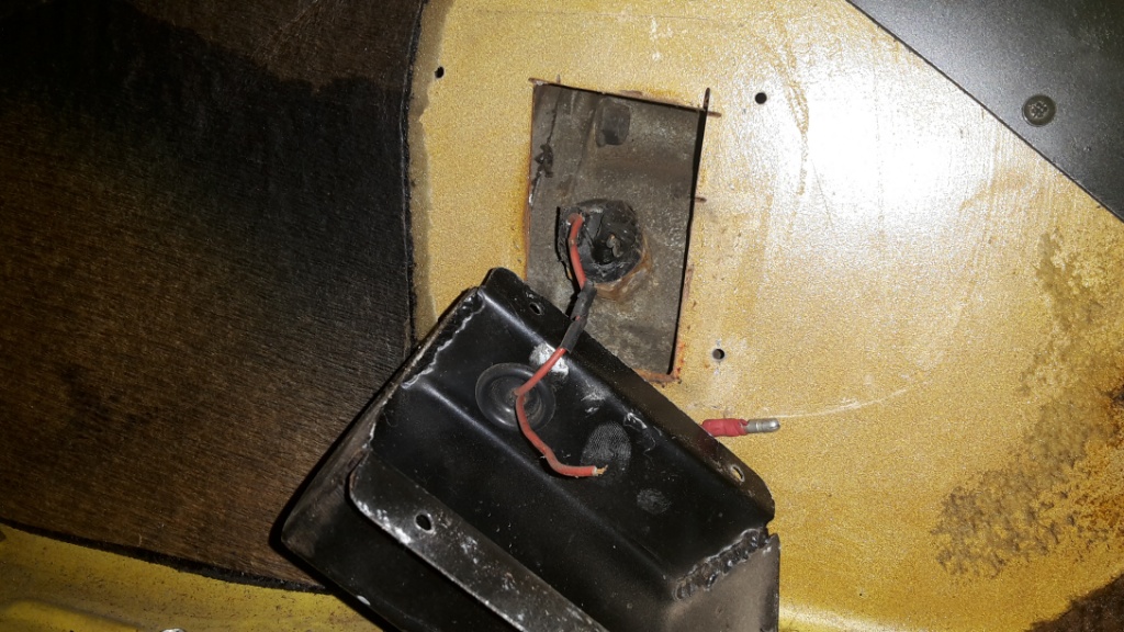 Broken wire on reverse light switch