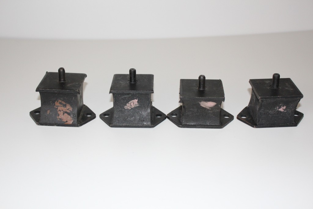 Engine Mounts.JPG