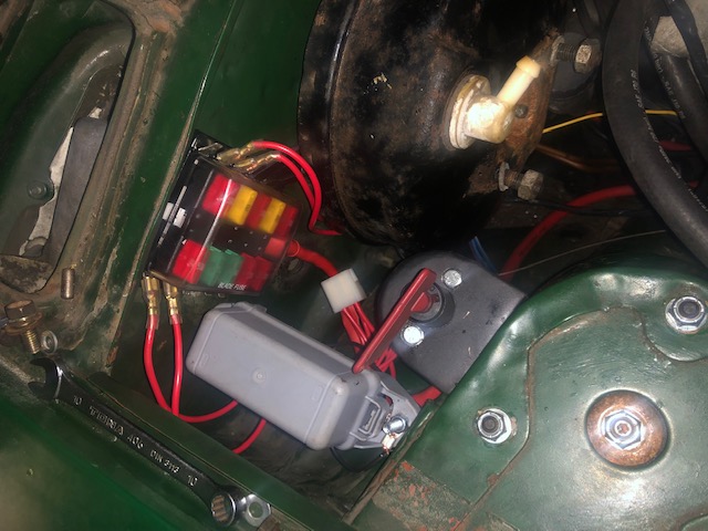 battery fuse.jpg