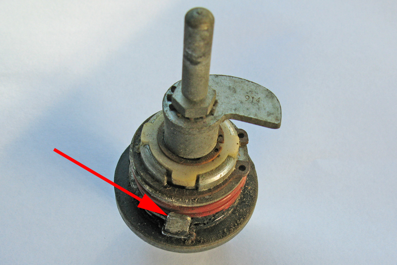 20220128-2282Ptf Triumph boot lock.jpg