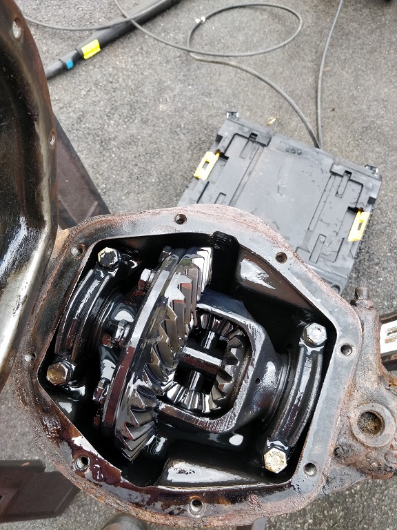 Internals look good, sadly no LSD!