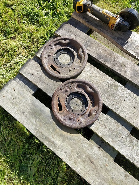 Sprint rear axel - Backing plates - Cut.jpg