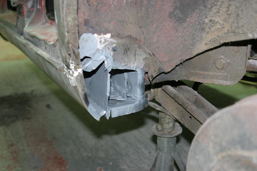 left sill zinc primed.JPG