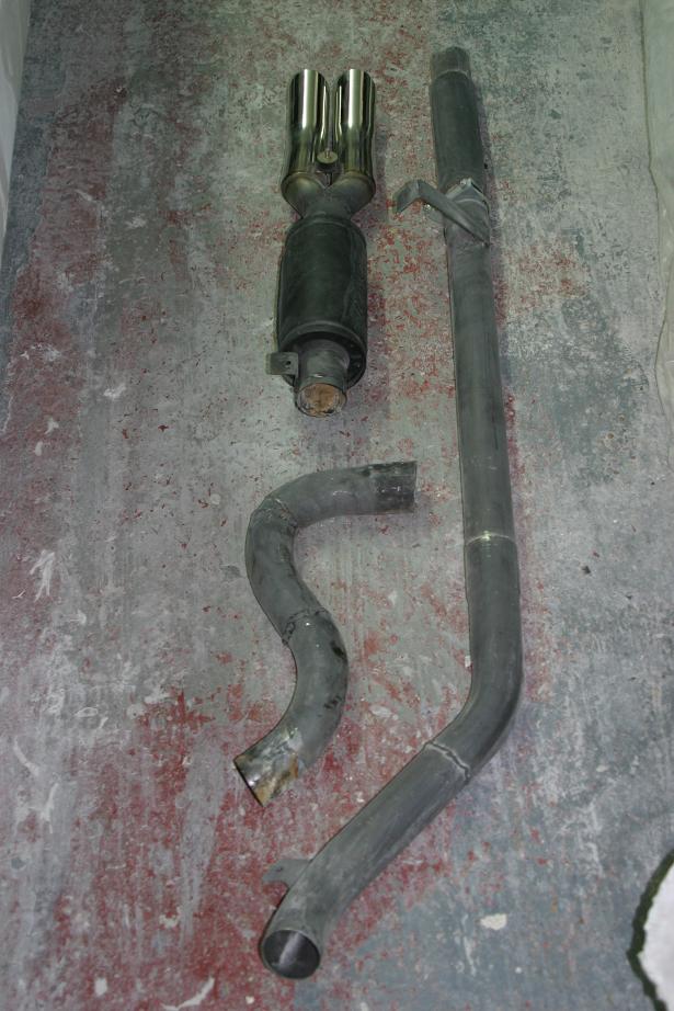 exhaust system minus downpipe.JPG