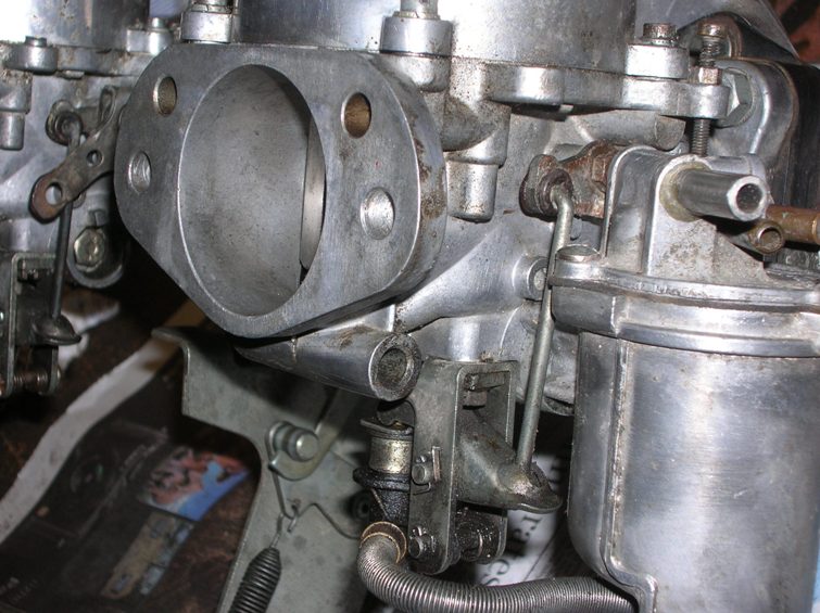 Right, front carb with no choke