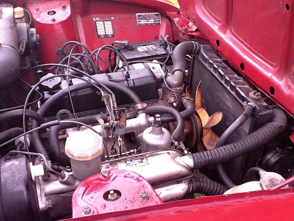 decent looking engine bay I think!!