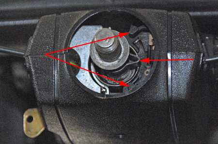 20121202-3694Pw Steering column centre position.jpg