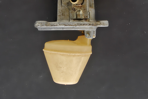 20130906-4347Ptw Sprint float valve assembly.jpg