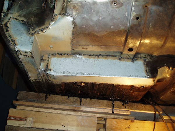 The near-side box section is reinforced on the bottom and back. Same on other side.