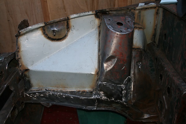 Drivers side inner wing to be finished.