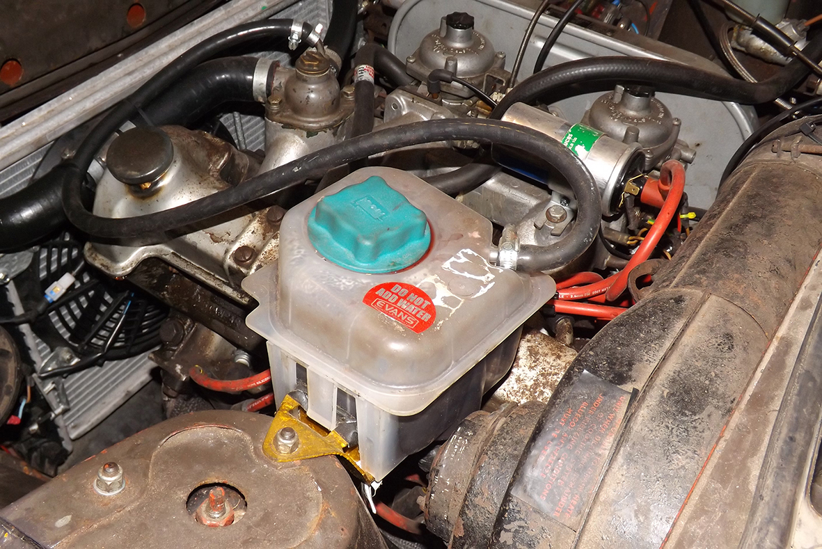 Volvo expansion bottle two.jpg