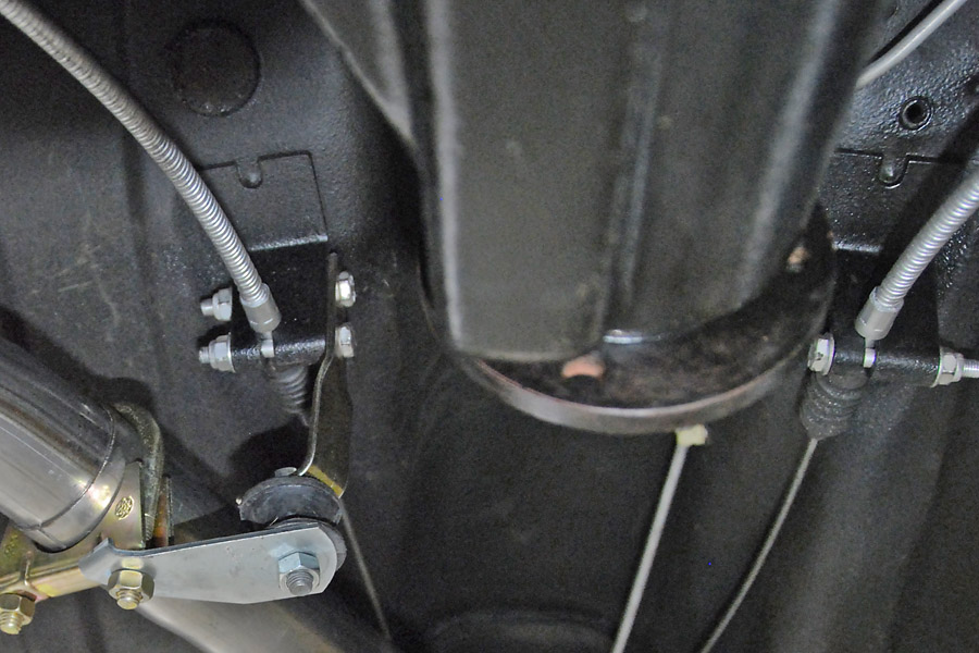 20121204-3846Ptw handbrake mounting.jpg